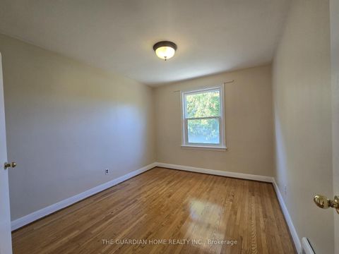 Photo 8 at 15 Princemere Crescent, Maryvale, Toronto