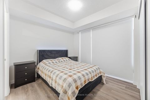 Photo 11 at 1115 - 9000 Jane Street, Maple, Vaughan