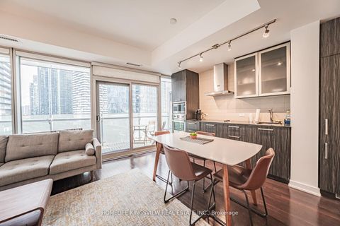 Photo 10 at 1001 - 12 York Street, Waterfront Communities C1, Toronto