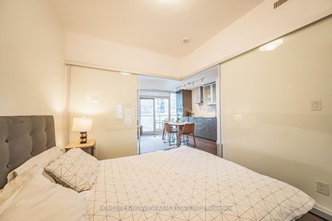 Photo 26 at 1001 - 12 York Street, Waterfront Communities C1, Toronto