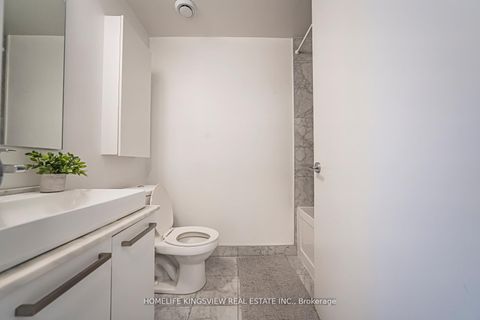 Photo 32 at 1001 - 12 York Street, Waterfront Communities C1, Toronto