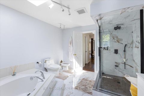 Photo 13 at 1 Bronte Road, Thornlea, Markham