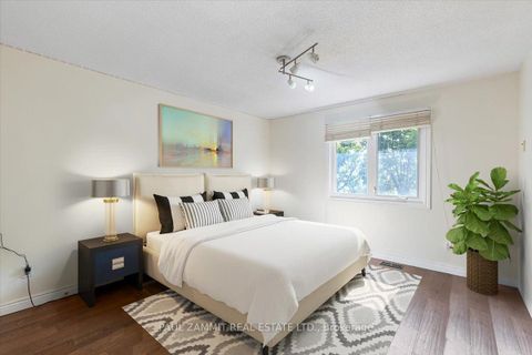 Photo 14 at 1 Bronte Road, Thornlea, Markham