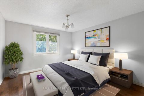 Photo 15 at 1 Bronte Road, Thornlea, Markham