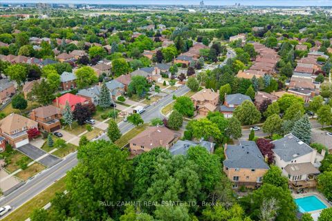 Photo 33 at 1 Bronte Road, Thornlea, Markham
