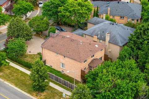 Photo 35 at 1 Bronte Road, Thornlea, Markham