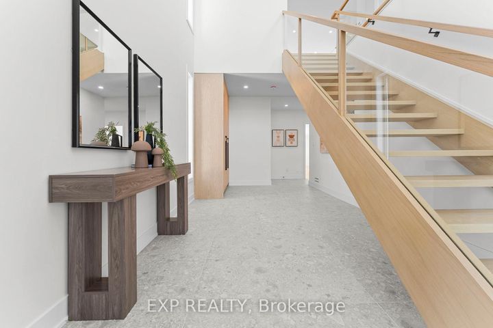 Photo 2 at 124 Dunbar Road, Cooksville, Mississauga