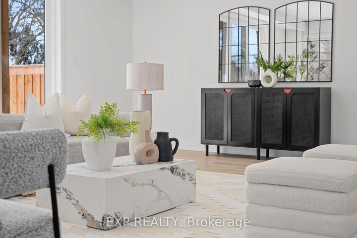 Photo 5 at 124 Dunbar Road, Cooksville, Mississauga