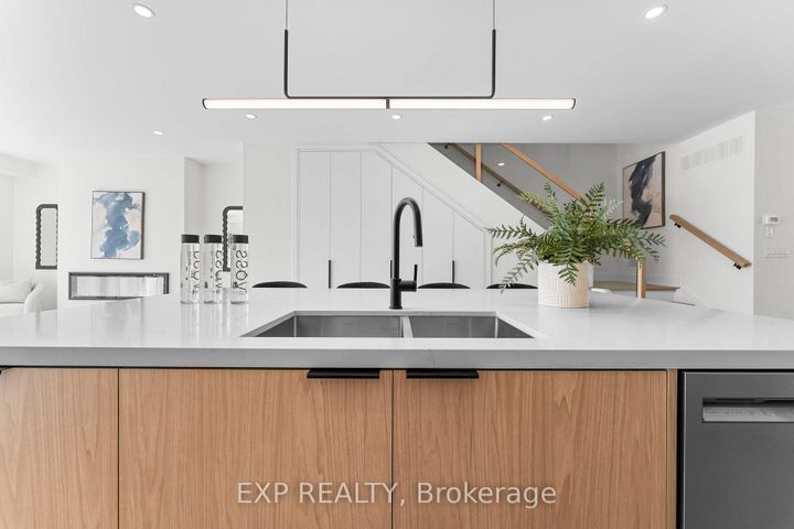 Photo 21 at 124 Dunbar Road, Cooksville, Mississauga