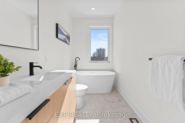 Photo 31 at 124 Dunbar Road, Cooksville, Mississauga