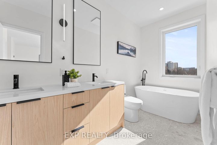 Photo 32 at 124 Dunbar Road, Cooksville, Mississauga