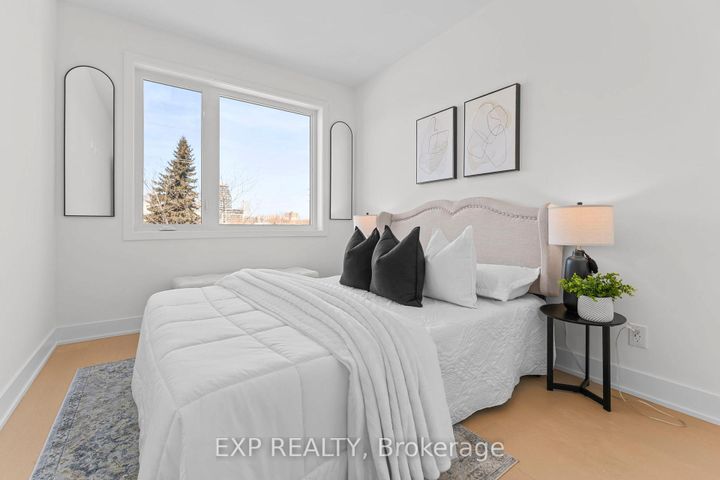 Photo 37 at 124 Dunbar Road, Cooksville, Mississauga