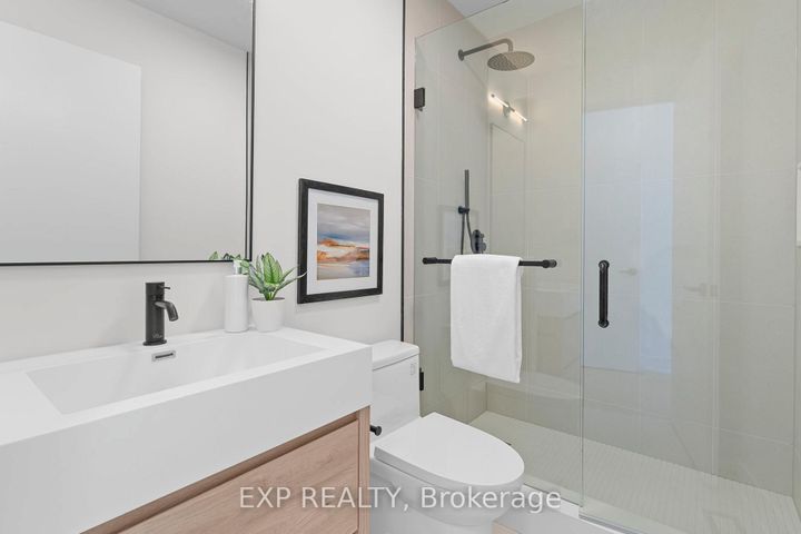 Photo 38 at 124 Dunbar Road, Cooksville, Mississauga