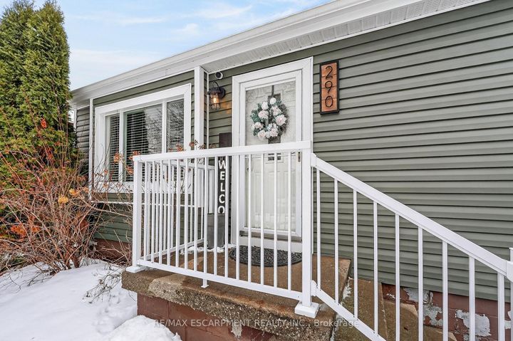 Photo 1 at 290 East 43rd Street, Hampton Heights, Hamilton