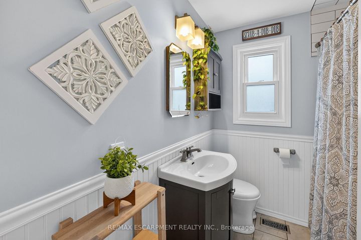 Photo 14 at 290 East 43rd Street, Hampton Heights, Hamilton