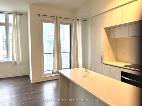 Photo 2 at 924 - 2 Steckley House Lane, Rural Richmond Hill, Richmond Hill