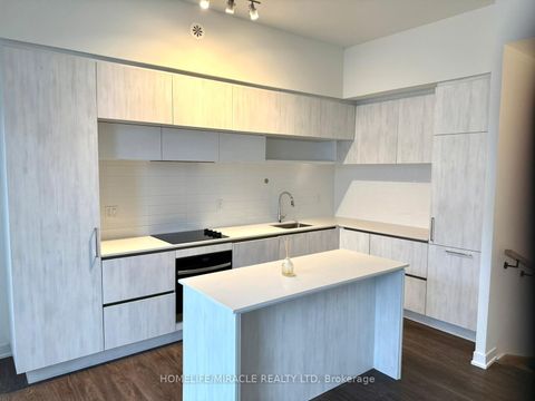 Photo 3 at 924 - 2 Steckley House Lane, Rural Richmond Hill, Richmond Hill