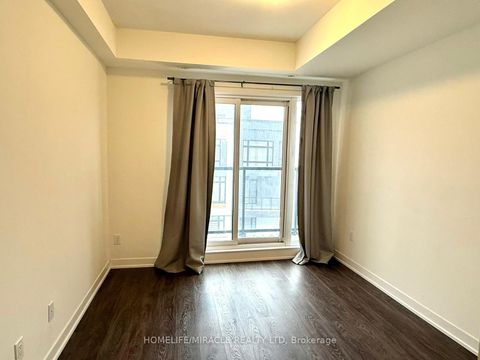 Photo 5 at 924 - 2 Steckley House Lane, Rural Richmond Hill, Richmond Hill