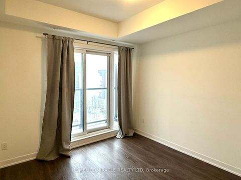 Photo 7 at 924 - 2 Steckley House Lane, Rural Richmond Hill, Richmond Hill