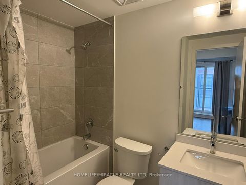 Photo 11 at 924 - 2 Steckley House Lane, Rural Richmond Hill, Richmond Hill