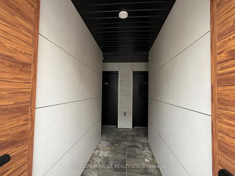 Photo 17 at 924 - 2 Steckley House Lane, Rural Richmond Hill, Richmond Hill