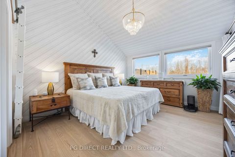 Photo 10 at 18 Villa Drive, Pefferlaw, Georgina