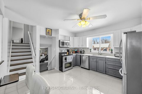 Photo 11 at 691 Fernhill Boulevard, Northglen, Oshawa