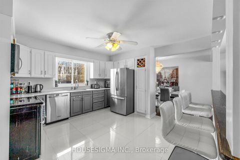 Photo 12 at 691 Fernhill Boulevard, Northglen, Oshawa