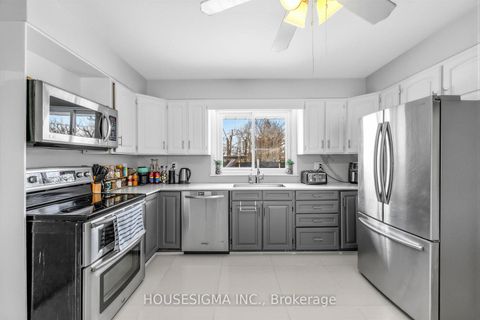 Photo 13 at 691 Fernhill Boulevard, Northglen, Oshawa