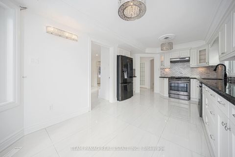 Photo 9 at 133 Arten Avenue, Mill Pond, Richmond Hill