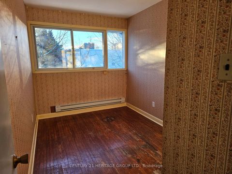 Photo 12 at 161 - 70 Driftwood Avenue, Jane Heights, Toronto