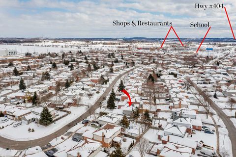 Photo 2 at 28 Camrose Drive, Keswick South, Georgina