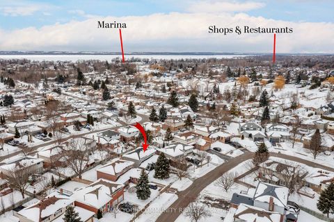 Photo 3 at 28 Camrose Drive, Keswick South, Georgina