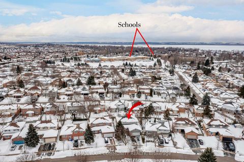 Photo 4 at 28 Camrose Drive, Keswick South, Georgina