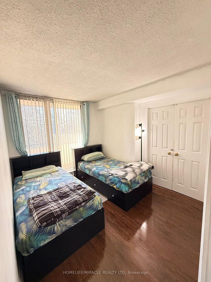 Photo 6 at 409 - 5 Lisa Street, Queen Street Corridor, Brampton