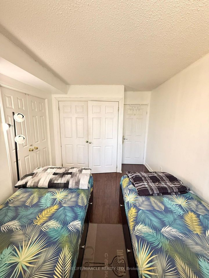 Photo 7 at 409 - 5 Lisa Street, Queen Street Corridor, Brampton