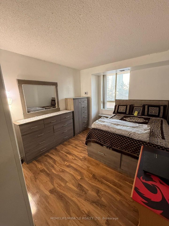 Photo 10 at 409 - 5 Lisa Street, Queen Street Corridor, Brampton