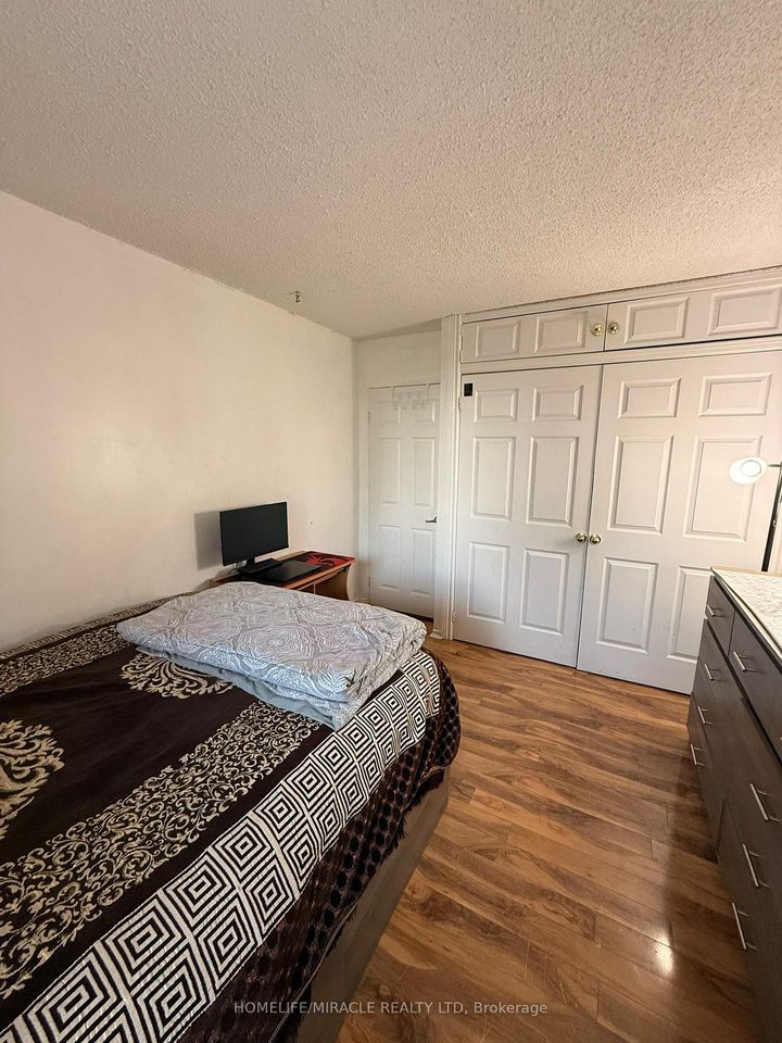 Photo 11 at 409 - 5 Lisa Street, Queen Street Corridor, Brampton