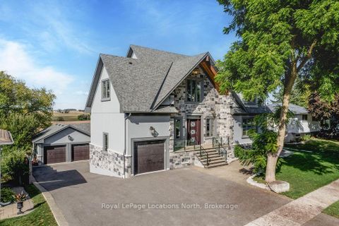 Photo 3 at 22 EAST JOHN Street, Cookstown, Innisfil