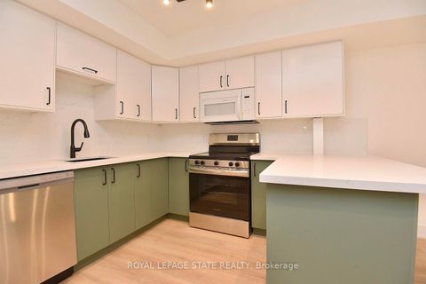 Photo 4 at 519 - 25 The Esplanade, Waterfront Communities C8, Toronto