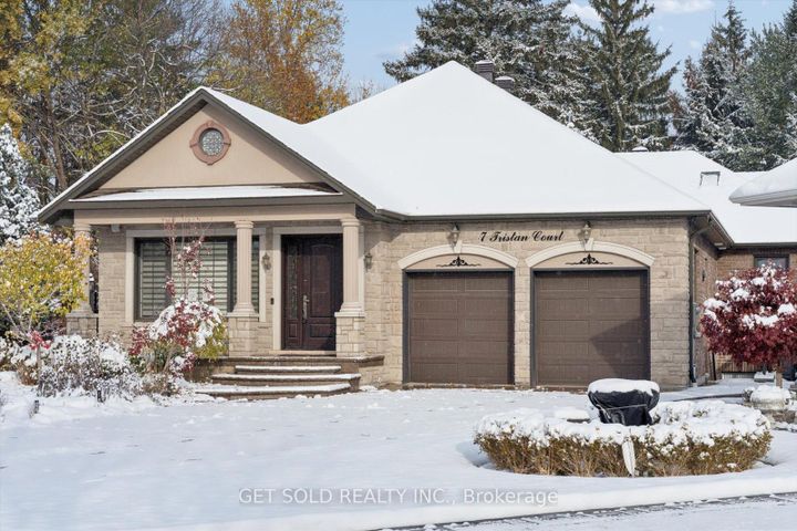 Photo 3 at 7 Tristan Court, Bram West, Brampton