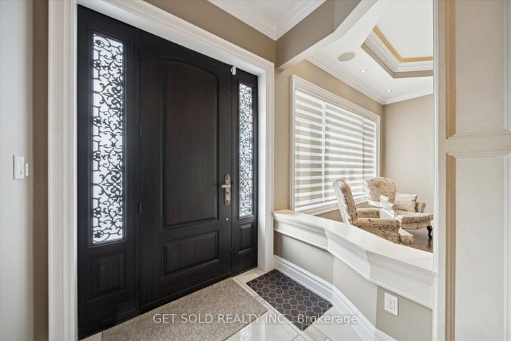 Photo 8 at 7 Tristan Court, Bram West, Brampton