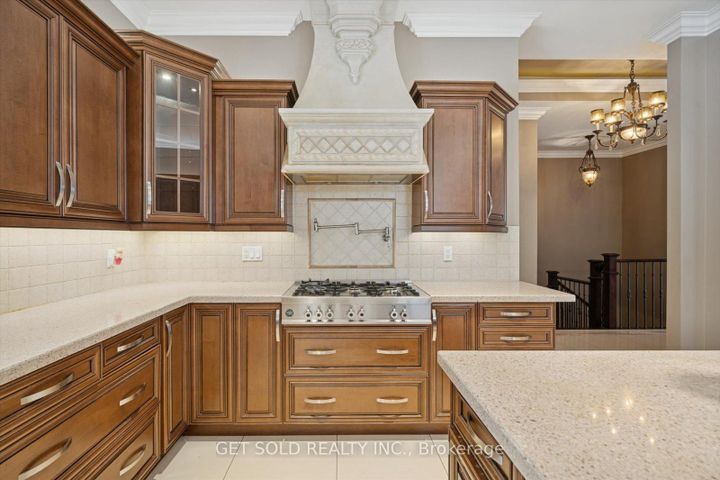 Photo 17 at 7 Tristan Court, Bram West, Brampton