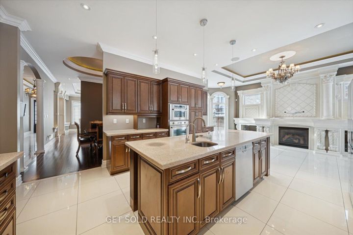 Photo 18 at 7 Tristan Court, Bram West, Brampton