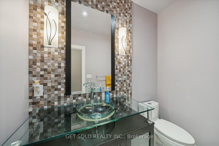 Photo 20 at 7 Tristan Court, Bram West, Brampton