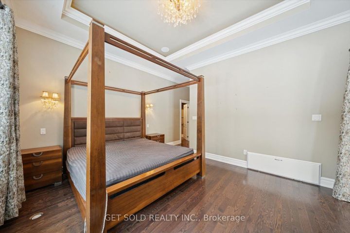 Photo 22 at 7 Tristan Court, Bram West, Brampton