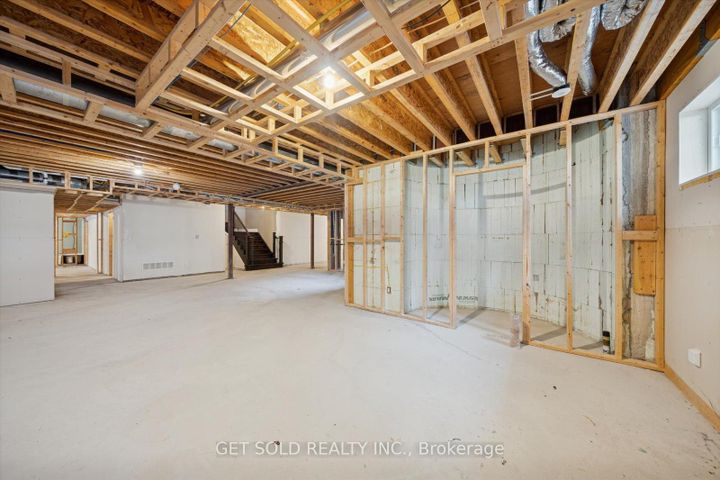 Photo 33 at 7 Tristan Court, Bram West, Brampton