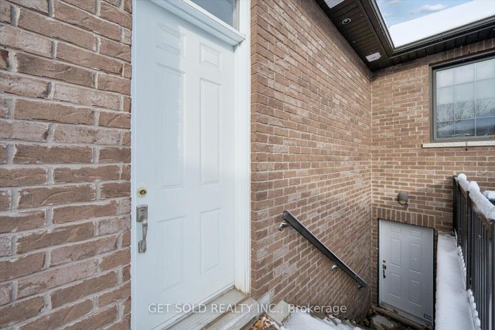 Photo 40 at 7 Tristan Court, Bram West, Brampton