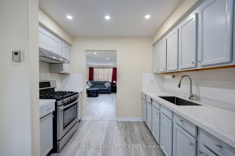 Photo 5 at 2 - 1655 Geta Circle, Village East, Pickering