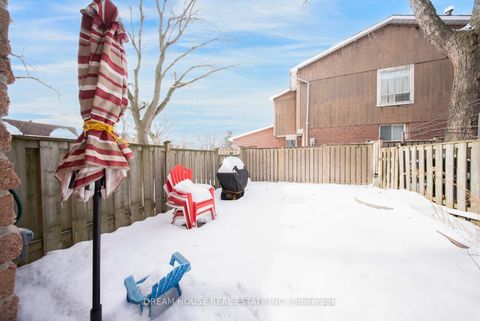 Photo 34 at 2 - 1655 Geta Circle, Village East, Pickering